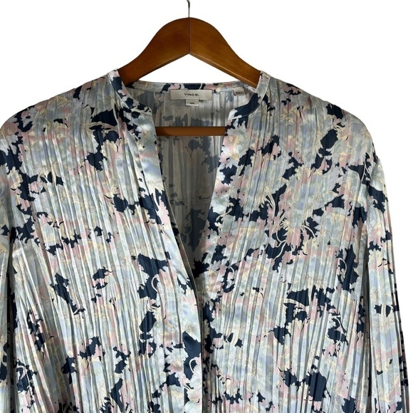VINCE Pleated Tide Pool Lotus Print Button Down Blouse - Picture 5 of 10
